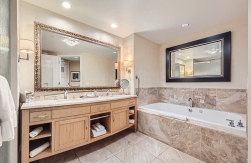 Las Vegas Hotel | Spacious hotel suite in marvelous Las Vegas with no resort fee, free coffee/WiFi