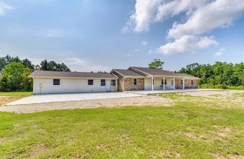 Florida Panhandle House | Spacious Milton Vacation Rental w/Pond On-Site