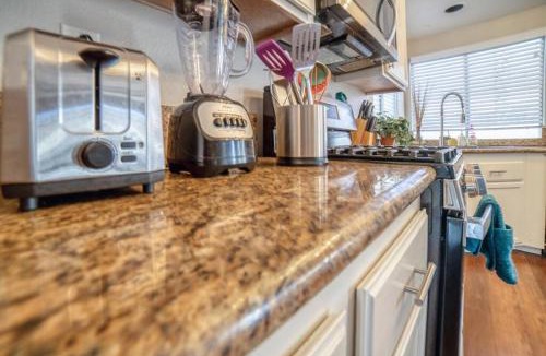 North Las Vegas House | Spacious Modern Home Family or work WFH Friendly