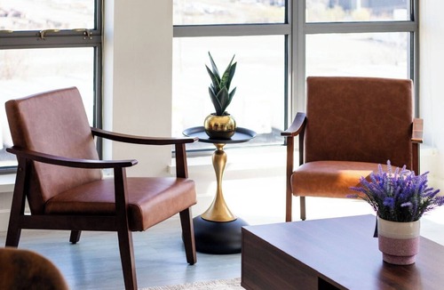 D Street - West Broadway Apartment | Spacious Residence near Seasport