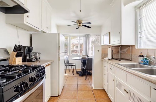 Eagle Rock Apartment | Specious 1BR Home – Walkable to Shops