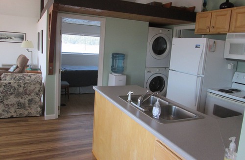 Sebascodegan Island Cottage | Spectacular 270 Degree View of Bustling Ocean Front