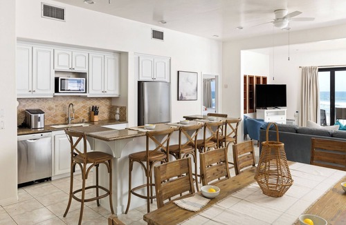 South Oceanside House | Spectacular Single-Family Beachfront Home P1023-0