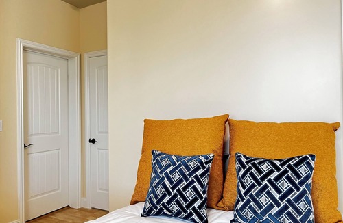 Azusa House | Spiral Staircase guest house