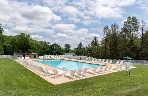 New Holland Resort | Spring Gulch Country House 9