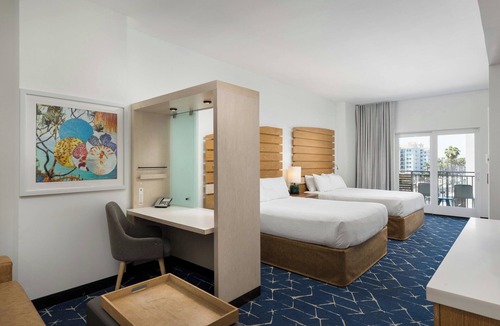 Townsite Hotel | SpringHill Suites by Marriott Oceanside Beach