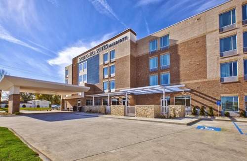 Benton Harbor Hotel | SpringHill Suites by Marriott St. Joseph Benton Harbor
