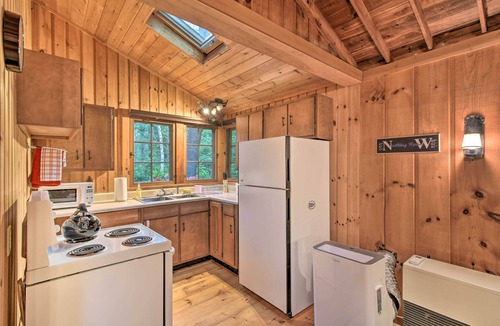 Boothbay Harbor Cottage | 'Sprucewold' Boothbay Harbor Cottage w/Deck
