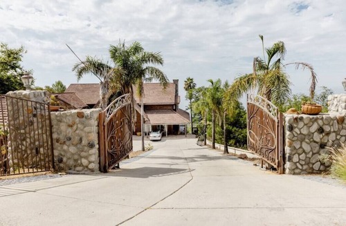 Malibu Resort | Stargate Music Production Studio & Outdoor Stage Entertainment - Malibu