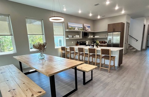 Carrabelle House | Starry Night: 3,800 sqft, 1-min to Beach! - Resort Pool, Dog Friendly!