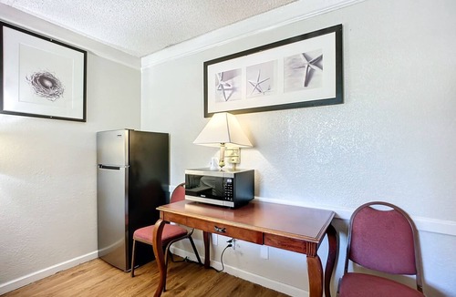 Highlands Hotel | Stayable Jacksonville North