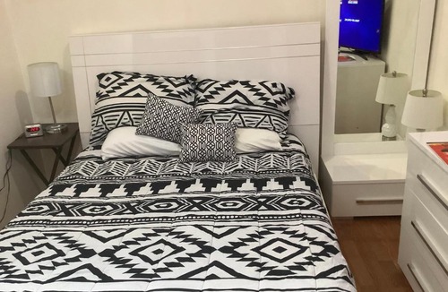 Poplar House | StaySimpler Loft District Cozy Private Master BDrm with Private Bath