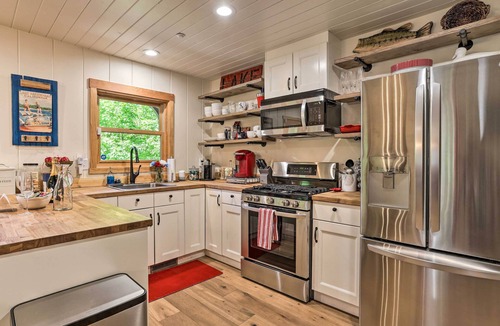 Cedar Glen Cabin | Steps to Lake: Cabin w/Deck in Lake Arrowhead