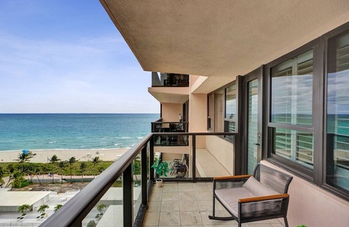 Mid Beach Apartment | Steps to the Beach | 3BR 2BA Condo | Resort Perks & Ocean Glimpse 1406