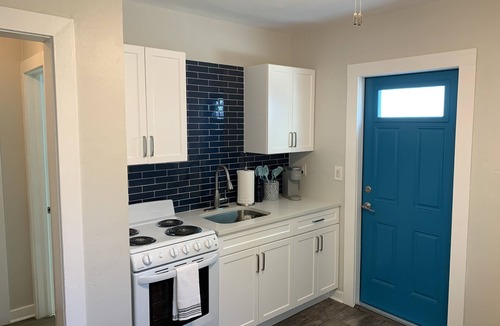 Mango Groves Apartment | Studio #2 - Within Steps to Downtown Lake Worth Beach