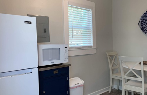Mango Groves Apartment | Studio #2 - Within Steps to Downtown Lake Worth Beach