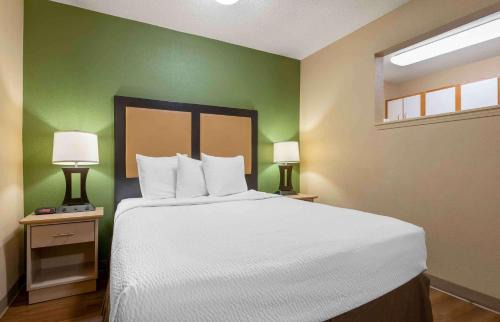 Maryland Heights Hotel | Studio 6 Extended Stay - St Louis, MO - Westport Craig Road