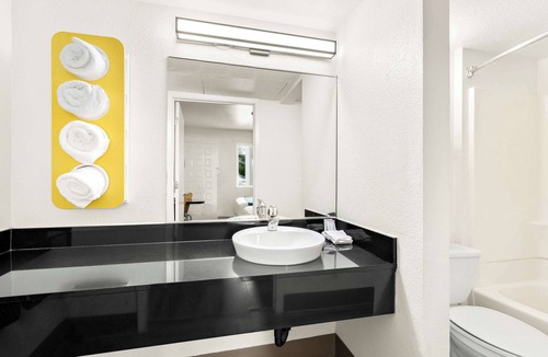 Carpinteria Hotel | Studio 6 Suites Carpinteria, CA–Santa Barbara - South