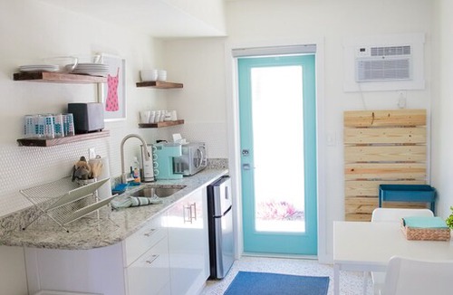 Sarasota Apartment | Studio apartment steps away from Lido beach