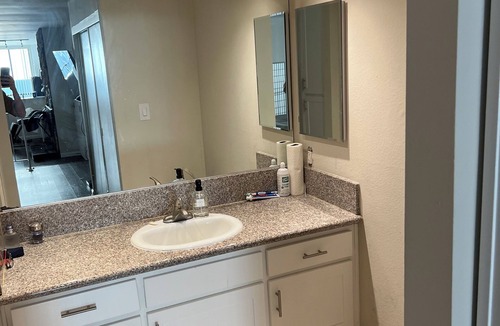 Beverly Grove Apartment | Studio Apartment
