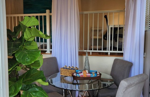 Studio City Apartment | Studio City, Universal Studios, West Hollywood, Easy Freeway Access to all of LA