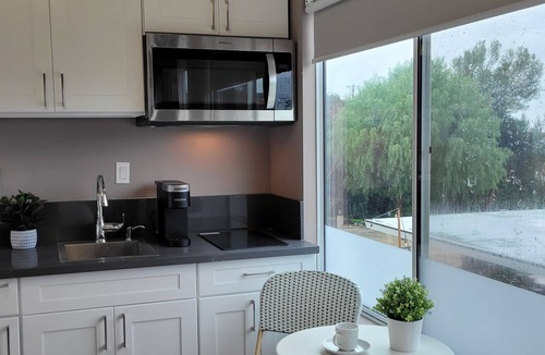 Covina Cottage | Studio close to nature with view 可愛小屋，在市區裏的大自然 環境