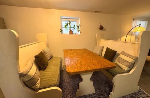 Avondale Apartment | Stunning 3 Bedrooms 2 Bathrooms Getaway Chicago!