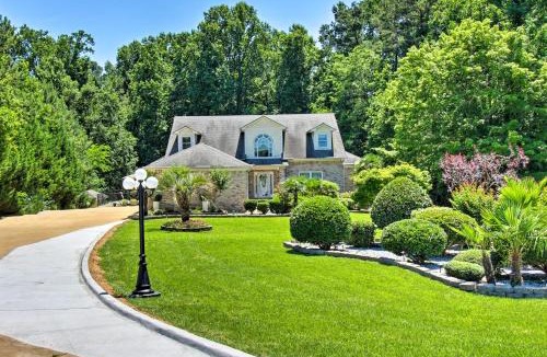 Duluth House | Stunning Duluth Family House w/Fireplace & Patio!