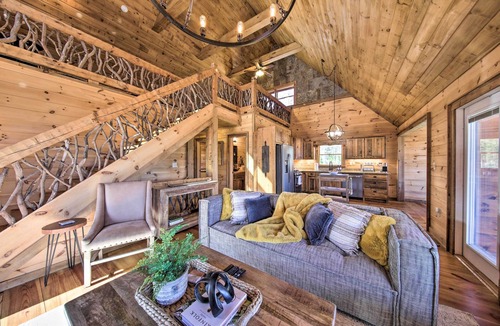 Morganton Cabin | Stunning Escape w/Loft, Hot Tub + Mtn Views!