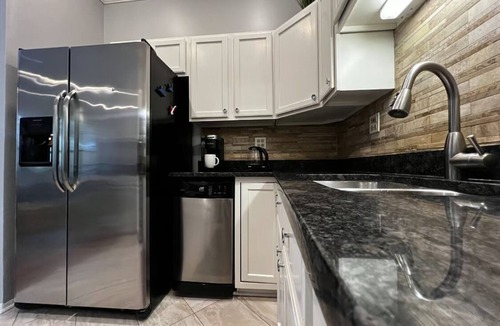 Old Town Apartment | Stunning Fully Furnished 3BR/3BA Mid-Century Modern Duplex in Historic Old Town
