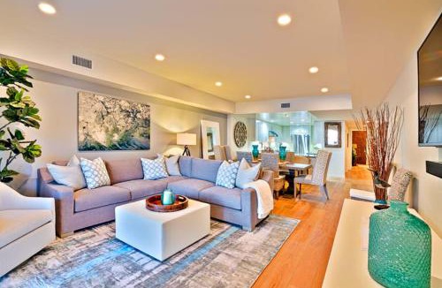 Beach Barber Tract Apartment | Stunning Oceanfront Getaway at Windansea Beach