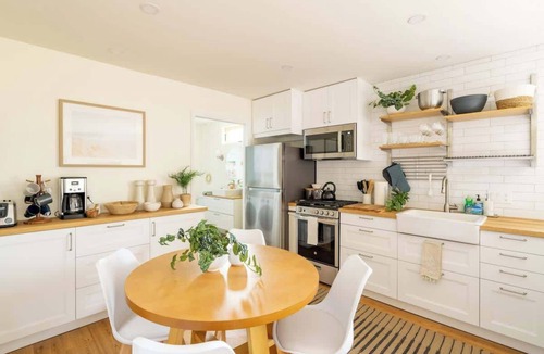 La Mesa House | Stylish Boho Studio | Walk to Cafes | Outdoor Living