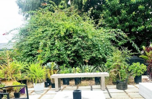 Ladera Heights House | Stylish Guesthouse in LA (SH3-ING)