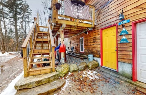 Carrabassett Valley House | Sugarloaf Home, 2 bedrooms plus loft, 2 bathrooms - family & dog friendly