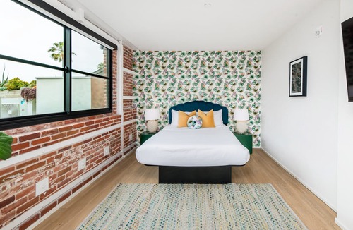 Townsite Hotel | Suite 201 | The Brick Boutique Hotel