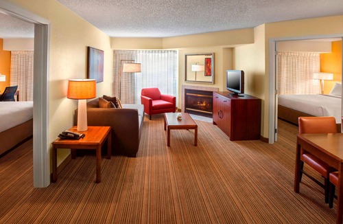 Bethlehem Hotel | Suite w/Complimentary Breakfast! | America on Wheels Museum - 4.2 miles