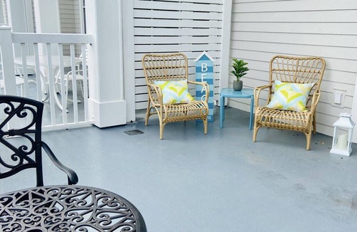 Baytowne Wharf Apartment | SUMMER SPECIALS! Beautiful studio w/LARGE BALCONY! Walk to nightlife & dinner