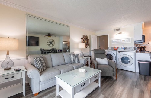 Panama City Beach Condo | Summit 519 1 BR+Bunks Remodeled Early Booking Discounts 2 Free Beach Chairs
