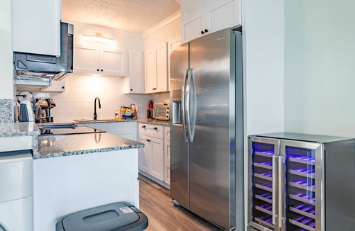 Panama City Beach Condo | Summit 519 1 BR+Bunks Remodeled Early Booking Discounts 2 Free Beach Chairs