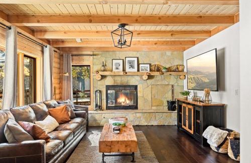 Summit Estates House | Summit Pine Lodge - 2 Minutes to Snow Summit