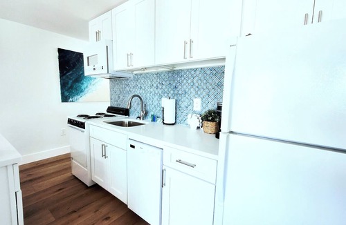 Thomas Drive Condo | Sun Harbor Sails - Sleeps 4 - 1 Bedroom Condo Ground Floor Unit
