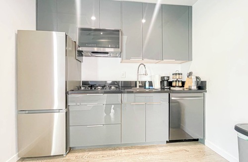 Ladera Heights House | Sunny 1BR with Spacious Outdoor Lounge - SH4