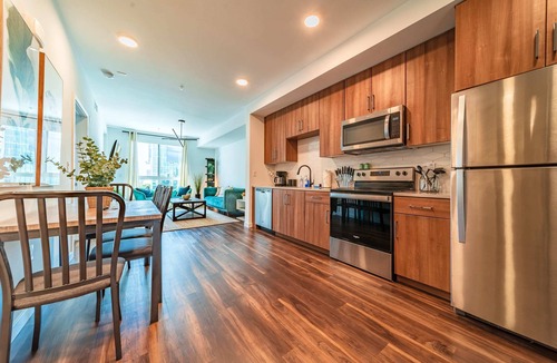 Los Angeles Apartment | Sunset Blvd 1 Bed Apt in the Heart of Hollywood