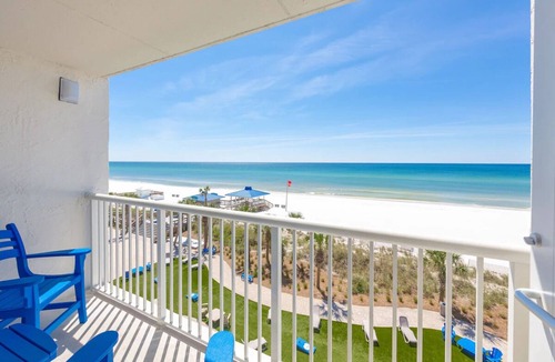 Fort Walton Beach Hotel | Sunset Gulf Stay with Swimming Pools Near Boardwalk Shops | 2 Units