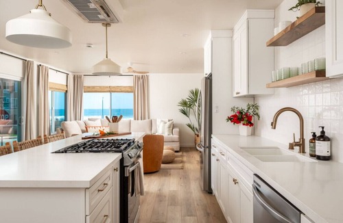 Townsite Villa | Sunsets, Ocean & watch the Dolphins! SPA, BBQ, Fire Pit, EV Charger, Pets Ok