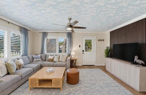 Bradenton House | Sunwashed Stone Villa with Heated Pool, Hot Tub & Mini Golf