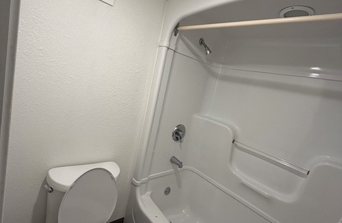 Ferry Pass Hotel | Super 6 Inn & Suites