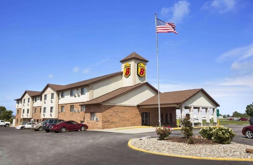 Mount Vernon Hotel | Super 8 by Wyndham Mount Vernon, IL