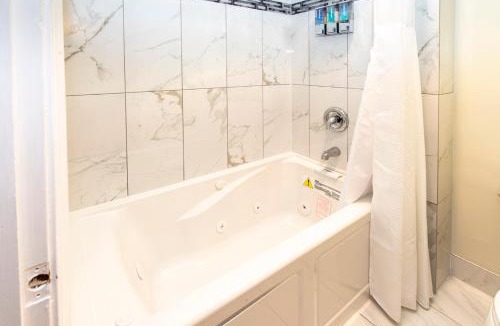 Fort Bragg Hotel | Surf Motel and Gardens