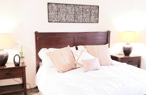 Costa Mesa Apartment | Surf's Up! Charming 2bed 2bath getaway ♡near beach☆!